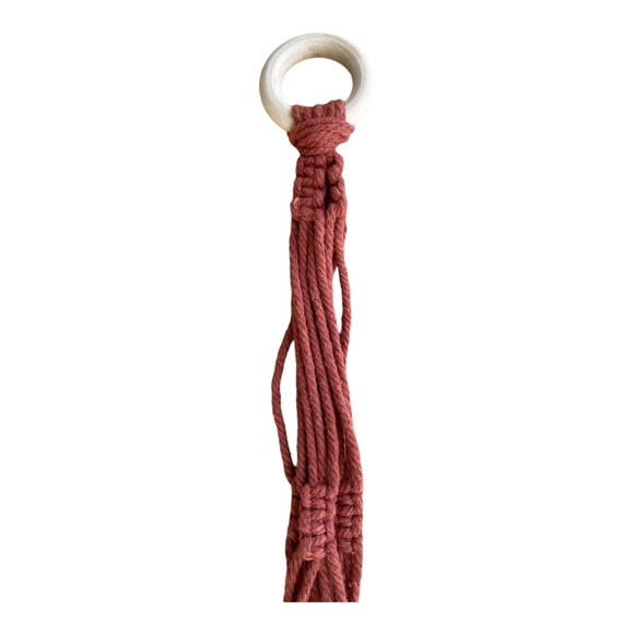 Handmade macrame plant hanger, terracotta colored - Picture 3 of 4